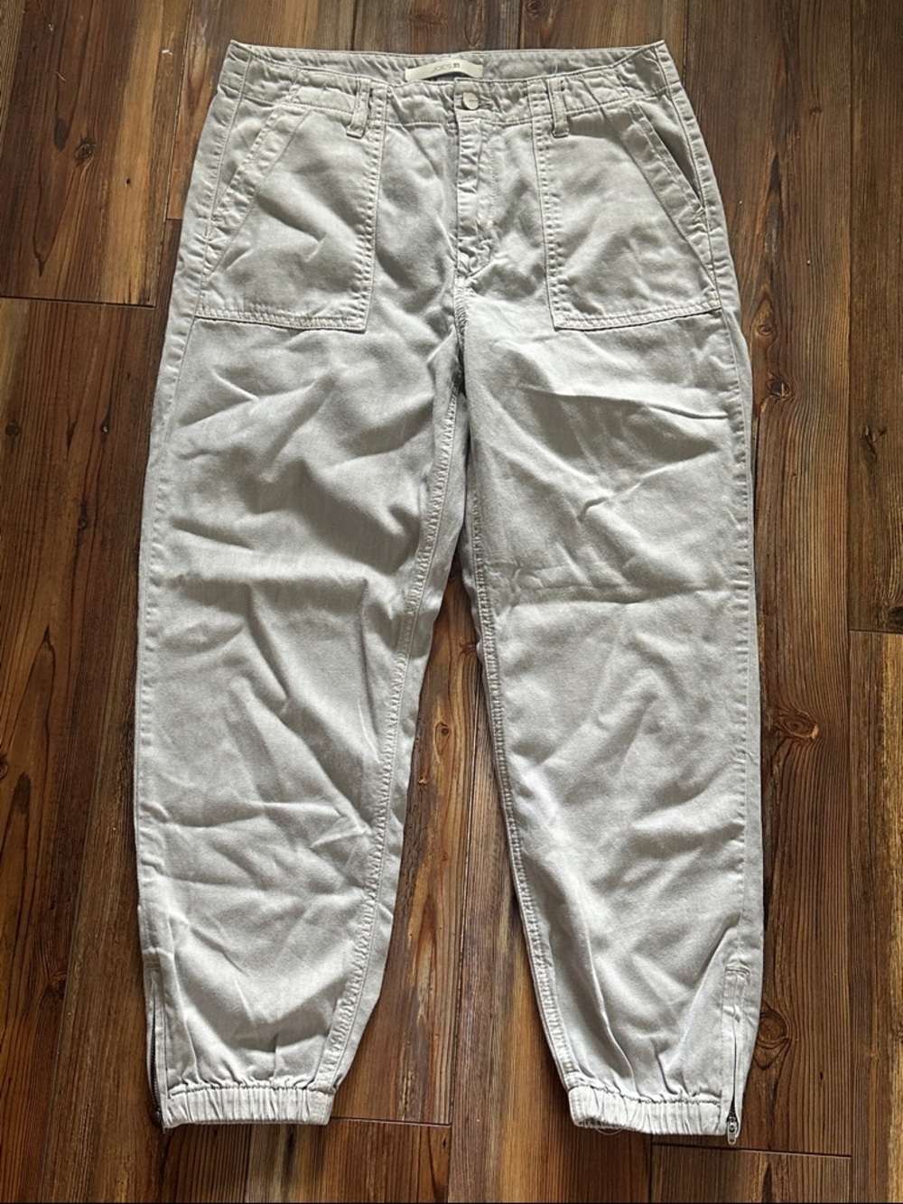 Joe's Jeans Women's soft Gray Cuff Joggers with ankle zipper details 29 - Picture 1 of 9